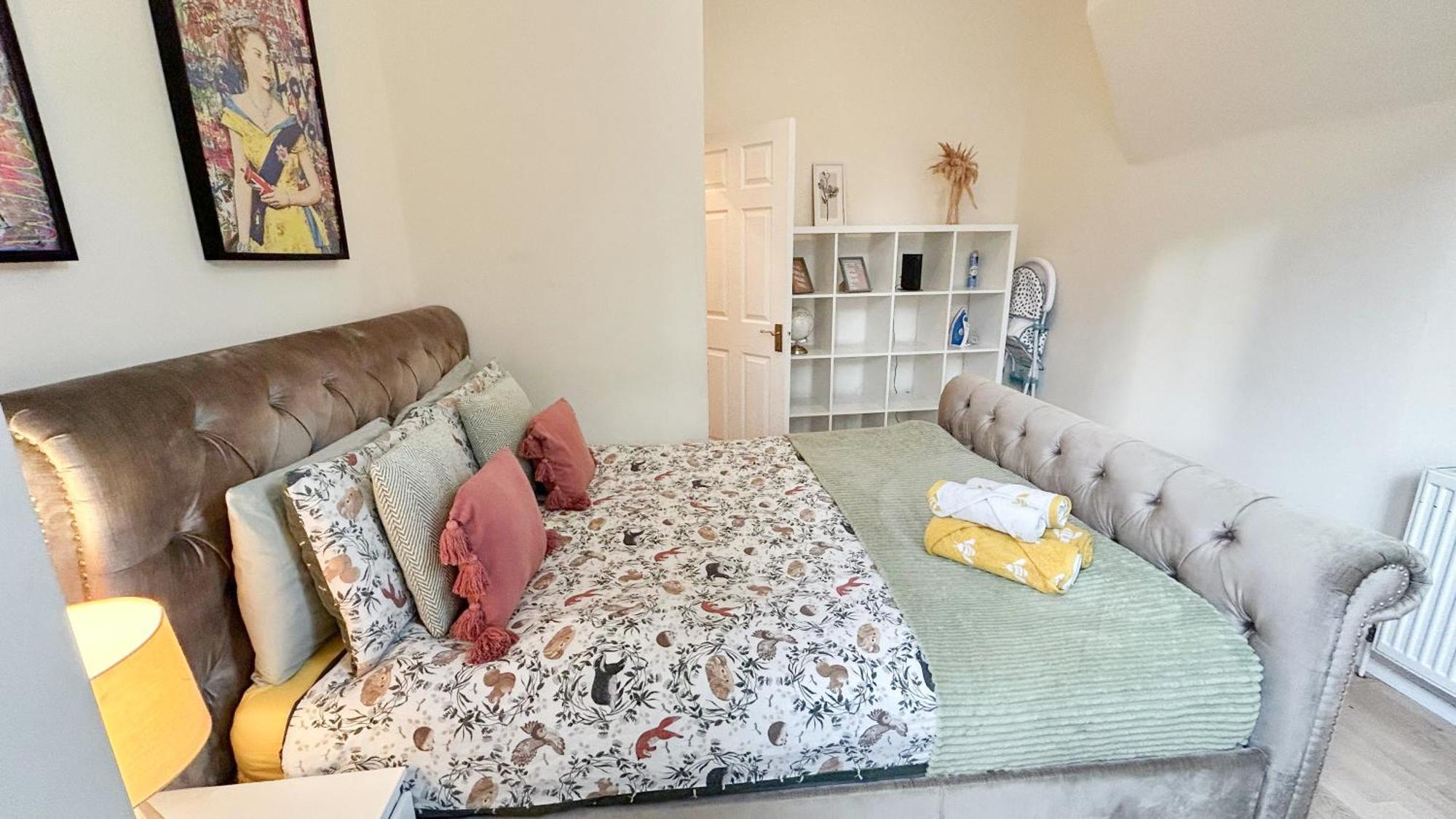 1-Bedroom Flat With Small Garden & Paid Parking In Finsbury Park, Highbury London Kültér fotó