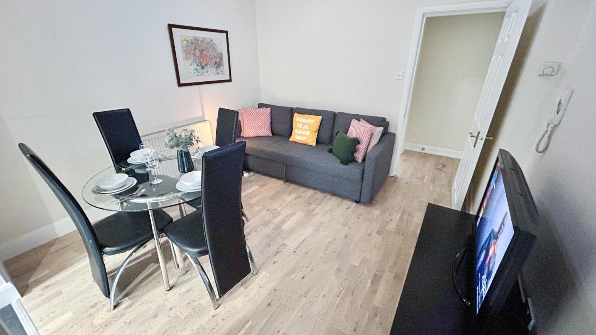1-Bedroom Flat With Small Garden & Paid Parking In Finsbury Park, Highbury London Kültér fotó