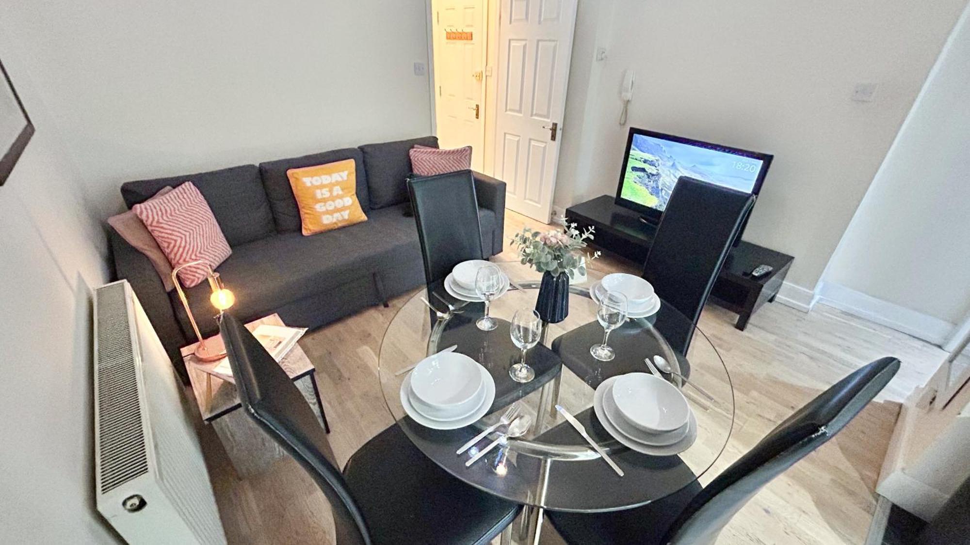 1-Bedroom Flat With Small Garden & Paid Parking In Finsbury Park, Highbury London Kültér fotó