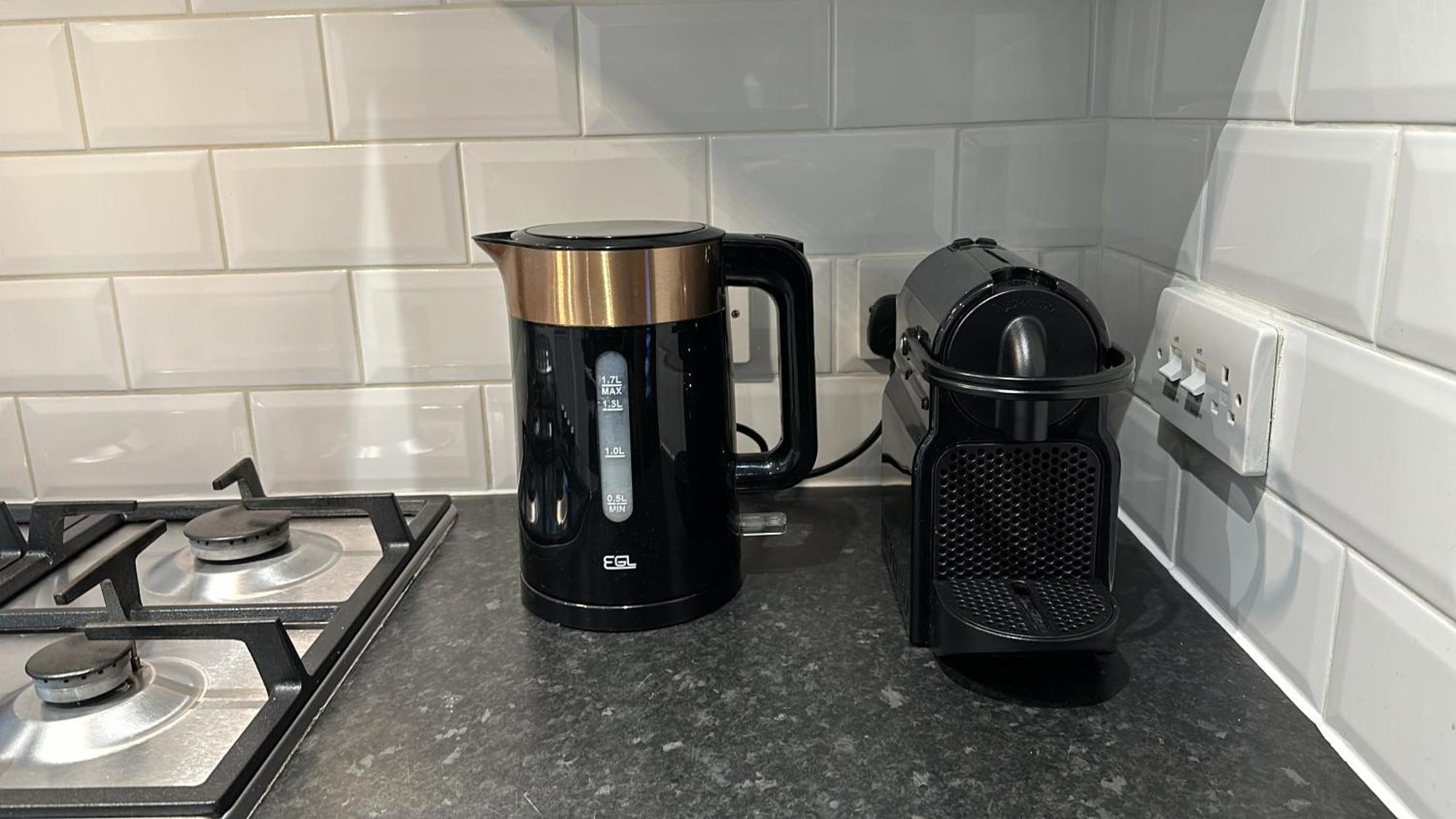 1-Bedroom Flat With Small Garden & Paid Parking In Finsbury Park, Highbury London Kültér fotó