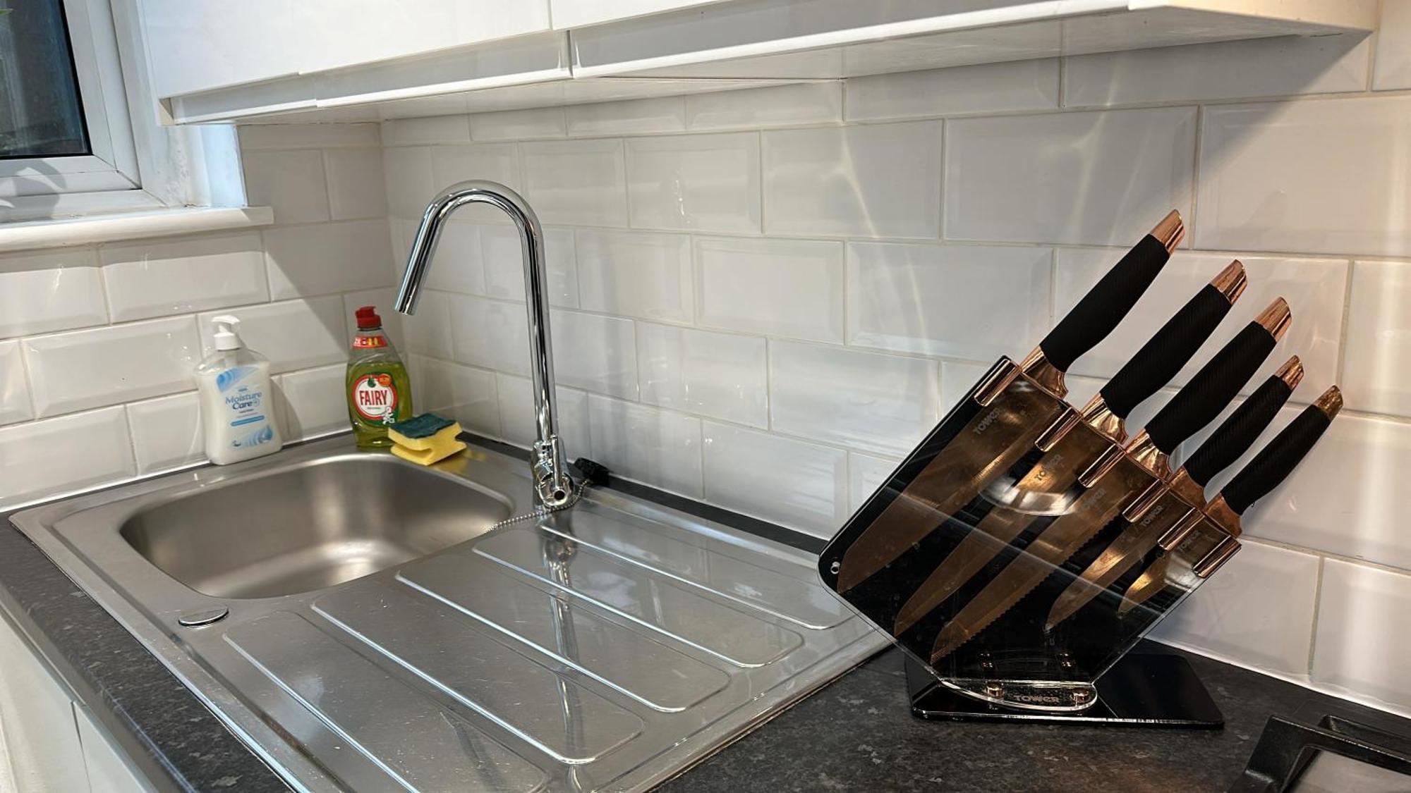 1-Bedroom Flat With Small Garden & Paid Parking In Finsbury Park, Highbury London Kültér fotó